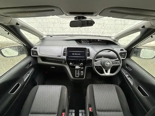 日産 セレナ ハイウェイスター V 福岡県 2020(令2)年 2.9万km ブリリアントホワイトパール 純正10型SDナビ（フルセグTV/CD/DVD/BT）アラウンドビューモニター後席モニタープロパイロットエマージェンシーブレーキコーナーセンサーBSM両側パワスラ前後ドラレコETCUSBポート純正16インチアルミホイール純正LEDヘッドライトフロアマットプッシュスタートスマートキー