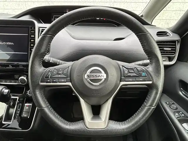 日産 セレナ ハイウェイスター V 福岡県 2020(令2)年 2.9万km ブリリアントホワイトパール 純正10型SDナビ（フルセグTV/CD/DVD/BT）アラウンドビューモニター後席モニタープロパイロットエマージェンシーブレーキコーナーセンサーBSM両側パワスラ前後ドラレコETCUSBポート純正16インチアルミホイール純正LEDヘッドライトフロアマットプッシュスタートスマートキー