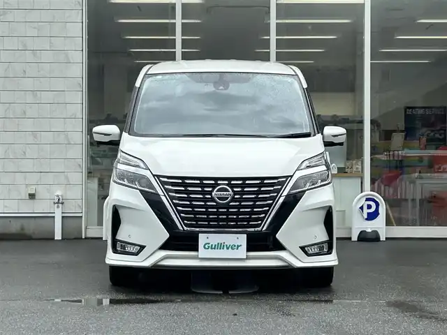 日産 セレナ ハイウェイスター V 福岡県 2020(令2)年 2.9万km ブリリアントホワイトパール 純正10型SDナビ（フルセグTV/CD/DVD/BT）アラウンドビューモニター後席モニタープロパイロットエマージェンシーブレーキコーナーセンサーBSM両側パワスラ前後ドラレコETCUSBポート純正16インチアルミホイール純正LEDヘッドライトフロアマットプッシュスタートスマートキー