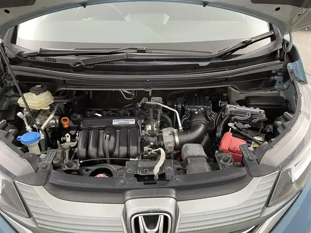 ホンダ フリード＋ ハイブリット G ホンダセンシング 千葉県 2016(平28)年 8.3万km ブルーホライゾンM 禁煙車/ホンダセンシング /・アダプティブ・クルーズ・コントロール（ACC）/・車線維持支援システム（LKAS）/・衝突軽減ブレーキ（CMBS）/・誤発進抑制機能（前進）/・歩行者事故低減ステアリング/・路外逸脱抑制機能/・先行車発進お知らせ機能/・標識認識機能/純正メモリナビ/　CD/DVD/BT/フルセグ/両側パワースライドドア/ビルトインETC/スマートキー＆プッシュスタート/ステアリングスイッチ/純正フロアマット