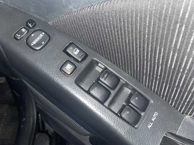 トヨタ アイシス プラタナ Vセレクション 新潟県 2013(平25)年 19.8万km 黒 ワンオーナー/４WD/純正ホイール夏タイヤ装着/社外ホイールスタッドレスタイヤ車載/ワンセグテレビ/ウィンカーミラー/ドアバイザー/プッシュスタート/片側パワースライドドア/Bluetooth/純正フロアマット/スペアキー1個