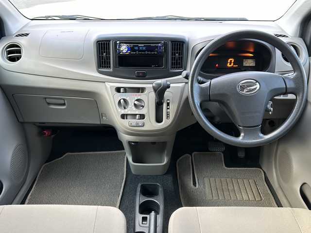 ダイハツ ミラ イース Lf メモリアルエディション 秋田県 2013(平25)年 3.1万km ライトローズマイカメタリック 4WD/ワンオーナー/保証書、取説、記録簿/社外CDデッキ/CD、AM・FMラジオ、AUX/アイドリングストップ/純正ホイールキャップ/スタッドレスタイヤ積込/ドアバイザー/スペアキー