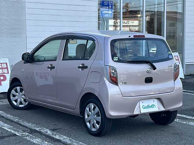 ダイハツ ミラ イース Lf メモリアルエディション 秋田県 2013(平25)年 3.1万km ライトローズマイカメタリック 4WD/ワンオーナー/保証書、取説、記録簿/社外CDデッキ/CD、AM・FMラジオ、AUX/アイドリングストップ/純正ホイールキャップ/スタッドレスタイヤ積込/ドアバイザー/スペアキー