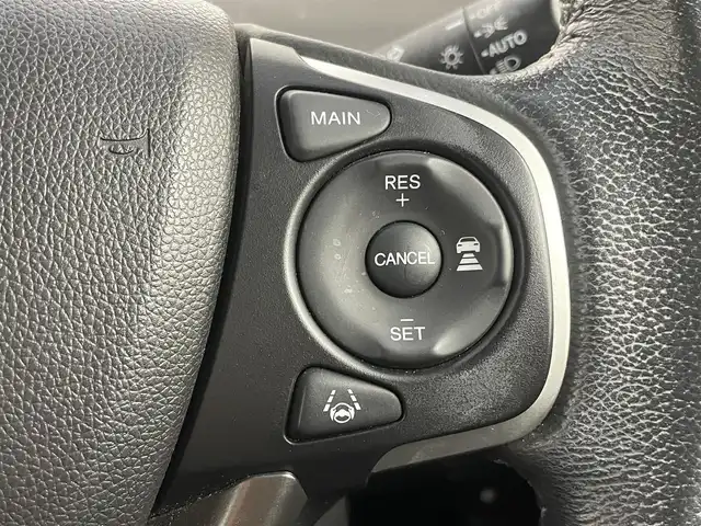 ホンダ フリード G ホンダセンシング 埼玉県 2018(平30)年 2.8万km プレミアムスパークルブラックパール 純正ナビ　バックカメラ　ビルトインＥＴＣ　ホンダセンシング　アダプティブクルーズコントロール　両側パワースライドドア　ハーフレザー　プッシュスタート　純正アルミホイール　オートライト　ＬＥＤライト