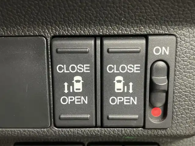 ホンダ フリード G ホンダセンシング 埼玉県 2018(平30)年 2.8万km プレミアムスパークルブラックパール 純正ナビ　バックカメラ　ビルトインＥＴＣ　ホンダセンシング　アダプティブクルーズコントロール　両側パワースライドドア　ハーフレザー　プッシュスタート　純正アルミホイール　オートライト　ＬＥＤライト