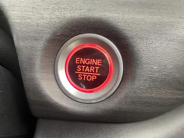 ホンダ フリード G ホンダセンシング 埼玉県 2018(平30)年 2.8万km プレミアムスパークルブラックパール 純正ナビ　バックカメラ　ビルトインＥＴＣ　ホンダセンシング　アダプティブクルーズコントロール　両側パワースライドドア　ハーフレザー　プッシュスタート　純正アルミホイール　オートライト　ＬＥＤライト