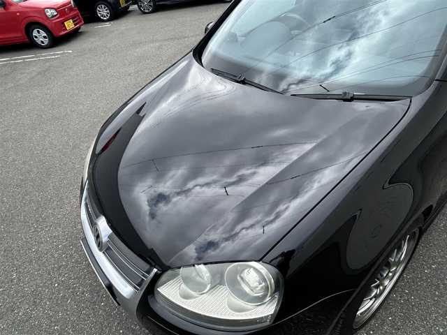 フォルクスワーゲン ゴルフ R32 山形県 2006(平18)年 11万km 黒 禁煙車/4WD/社外メモリーナビ/・TV/AM/FM/DVD/盗難防止装置/キセノンヘッドライト/レザーシート/レカロシート（D/N席）/レーダー探知機/リモコンキー/パドルシフト/電動格納ミラー/AAC/フロアマット/ドアバイザー/ETC/保証書/取扱説明書