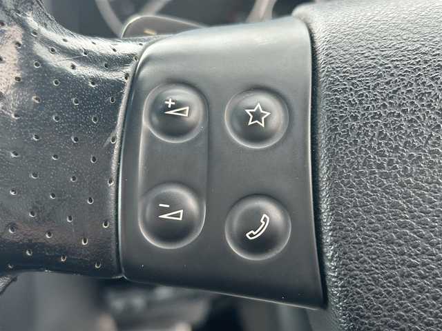 フォルクスワーゲン ゴルフ R32 山形県 2006(平18)年 11万km 黒 禁煙車/4WD/社外メモリーナビ/・TV/AM/FM/DVD/盗難防止装置/キセノンヘッドライト/レザーシート/レカロシート（D/N席）/レーダー探知機/リモコンキー/パドルシフト/電動格納ミラー/AAC/フロアマット/ドアバイザー/ETC/保証書/取扱説明書