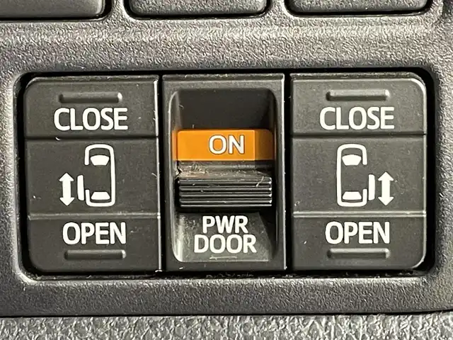 トヨタ ヴォクシー ZS 煌Ⅱ 愛知県 2019(令1)年 5.6万km ブラック アルパインＢＩＧＸ１１インチナビ/モデリスタエアロ/両側パワースライドドア/衝突軽減ブレーキ/車線逸脱警報/クリアランスソナー/先行車発進告知/オートハイビーム/クルーズコントロール/バックカメラ/ビルトインＥＴＣ/USB＆HDMI入力端子/ＬＥＤヘッドライト/アイドリングストップ/シートカバー/エムズスピードフロアマット/純正16インチアルミホイール