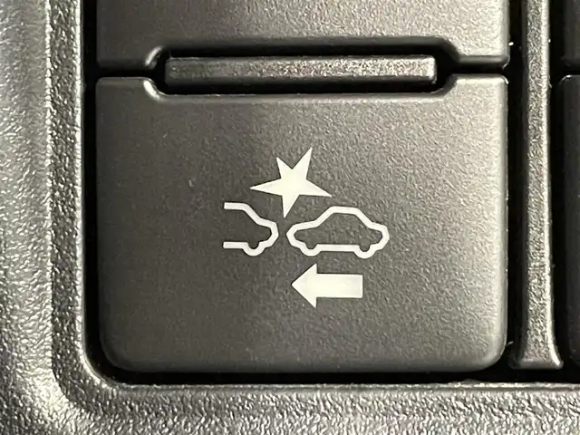 トヨタ ヴォクシー ZS 煌Ⅱ 愛知県 2019(令1)年 5.6万km ブラック アルパインＢＩＧＸ１１インチナビ/モデリスタエアロ/両側パワースライドドア/衝突軽減ブレーキ/車線逸脱警報/クリアランスソナー/先行車発進告知/オートハイビーム/クルーズコントロール/バックカメラ/ビルトインＥＴＣ/USB＆HDMI入力端子/ＬＥＤヘッドライト/アイドリングストップ/シートカバー/エムズスピードフロアマット/純正16インチアルミホイール