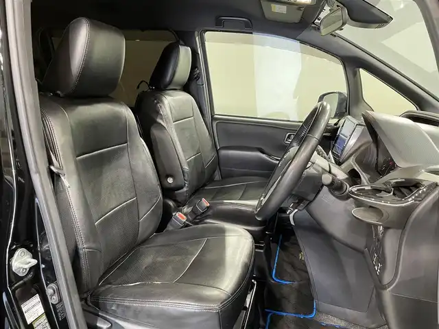 トヨタ ヴォクシー ZS 煌Ⅱ 愛知県 2019(令1)年 5.6万km ブラック アルパインＢＩＧＸ１１インチナビ/モデリスタエアロ/両側パワースライドドア/衝突軽減ブレーキ/車線逸脱警報/クリアランスソナー/先行車発進告知/オートハイビーム/クルーズコントロール/バックカメラ/ビルトインＥＴＣ/USB＆HDMI入力端子/ＬＥＤヘッドライト/アイドリングストップ/シートカバー/エムズスピードフロアマット/純正16インチアルミホイール