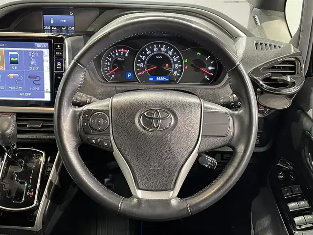 トヨタ ヴォクシー ZS 煌Ⅱ 愛知県 2019(令1)年 5.6万km ブラック アルパインＢＩＧＸ１１インチナビ/モデリスタエアロ/両側パワースライドドア/衝突軽減ブレーキ/車線逸脱警報/クリアランスソナー/先行車発進告知/オートハイビーム/クルーズコントロール/バックカメラ/ビルトインＥＴＣ/USB＆HDMI入力端子/ＬＥＤヘッドライト/アイドリングストップ/シートカバー/エムズスピードフロアマット/純正16インチアルミホイール