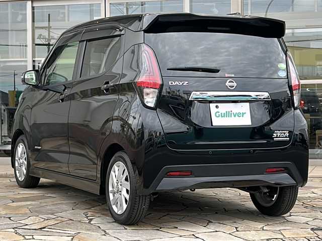 日産 デイズ ハイウェイスターX 静岡県 2020(令2)年 2.8万km ブラック 純正ナビ/・SD/・FM/AM/・フルセグTV/・Bluetooth/・CD/DVD/・MUSIC STOCKER/主要装備/・アラウンドビューモニター/・エマージェンシーブレーキ/・ドライブレコーダー/・サイドカーテンエアバッグ/・ＬＥＤヘッドライト/・クリアランスソナー/・アイドリングストップ/・ステアリングリモコン/・車線逸脱警報/・オートライト/・14インチアルミ