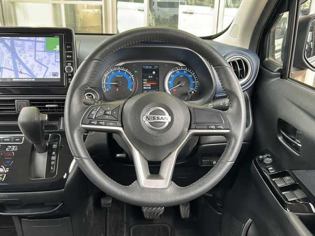 日産 デイズ ハイウェイスターX 静岡県 2020(令2)年 2.8万km ブラック 純正ナビ/・SD/・FM/AM/・フルセグTV/・Bluetooth/・CD/DVD/・MUSIC STOCKER/主要装備/・アラウンドビューモニター/・エマージェンシーブレーキ/・ドライブレコーダー/・サイドカーテンエアバッグ/・ＬＥＤヘッドライト/・クリアランスソナー/・アイドリングストップ/・ステアリングリモコン/・車線逸脱警報/・オートライト/・14インチアルミ