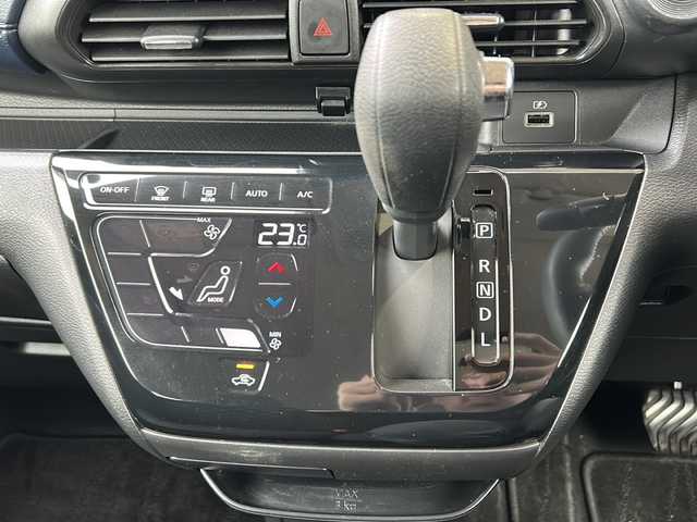 日産 デイズ ハイウェイスターX 静岡県 2020(令2)年 2.8万km ブラック 純正ナビ/・SD/・FM/AM/・フルセグTV/・Bluetooth/・CD/DVD/・MUSIC STOCKER/主要装備/・アラウンドビューモニター/・エマージェンシーブレーキ/・ドライブレコーダー/・サイドカーテンエアバッグ/・ＬＥＤヘッドライト/・クリアランスソナー/・アイドリングストップ/・ステアリングリモコン/・車線逸脱警報/・オートライト/・14インチアルミ