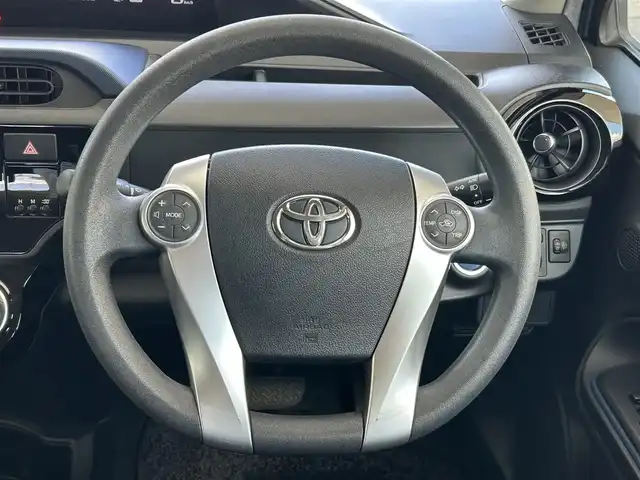 トヨタ アクア S 愛知県 2015(平27)年 4.8万km クールソーダメタリック /純正メモリナビ//AM/FM/SD/ワンセグ/BT/AUX/CD//バックカメラ//オートヘッドライト//ヘッドライトレベライザー//電格ミラー//プッシュスタート//スマートキー//スペアキー//ステアリングスイッチ//純正フロアマット//ドアバイザー//EV MODE//ECO MODE//保証書//取扱説明書