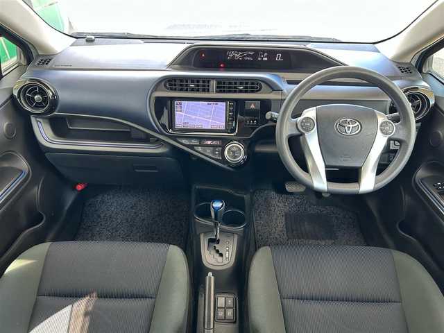 トヨタ アクア S 愛知県 2015(平27)年 4.8万km クールソーダメタリック /純正メモリナビ//AM/FM/SD/ワンセグ/BT/AUX/CD//バックカメラ//オートヘッドライト//ヘッドライトレベライザー//電格ミラー//プッシュスタート//スマートキー//スペアキー//ステアリングスイッチ//純正フロアマット//ドアバイザー//EV MODE//ECO MODE//保証書//取扱説明書