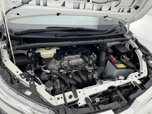 トヨタ ヴォクシー ZS 煌Ⅲ 滋賀県 2021(令3)年 1.7万km ホワイトパールクリスタルシャイン 純正10インチナビ（Bluetooth/CD/DVD/フルセグ）/Bカメ/両側電動パワースライド/ハーフレザーシート/純正フリップダウンモニター（リモコンなし）/クルーズコントロール/クリアランスソナー/LDA/PCS/LED/AHB/前後ドラレコ/ビルトインETC2.0/純正マット/ドアバイザー/プッシュスタート/ステアリングリモコン/リアロールサンシェード/MT付AT