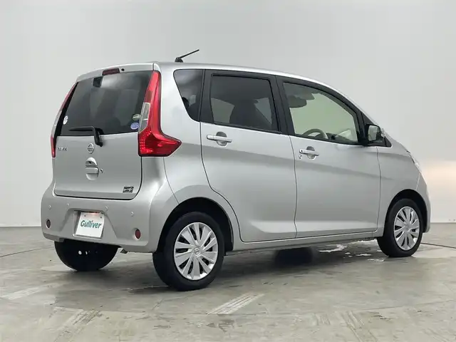 日産 デイズ X 埼玉県 2018(平30)年 1.6万km スターリングシルバーM 純正ナビ　アラウンドビューモニター　衝突被害軽減ブレーキ　ヒルスタートアシスト　純正フロアマット　アイドリングストップ　オートエアコン　コーナーセンサー　プッシュスタート　スマートキー　地デジフルセグ