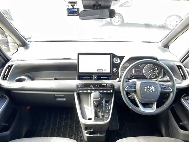 トヨタ ヴォクシー S－G 山梨県 2023(令5)年 4万km アティチュードブラックマイカ 純正メモリナビ/衝突軽減ブレーキ/CD/DVDデッキ/AMFMBTフルセグTV/バックカメラ/クルーズコントロール/両側パワースライドドア/純正LEDヘッドライト/ETC２．０/シートヒーター