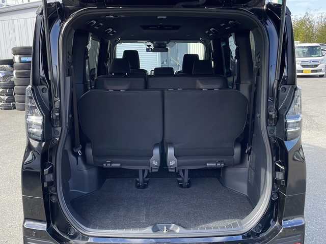 トヨタ ヴォクシー S－G 山梨県 2023(令5)年 4万km アティチュードブラックマイカ 純正メモリナビ/衝突軽減ブレーキ/CD/DVDデッキ/AMFMBTフルセグTV/バックカメラ/クルーズコントロール/両側パワースライドドア/純正LEDヘッドライト/ETC２．０/シートヒーター