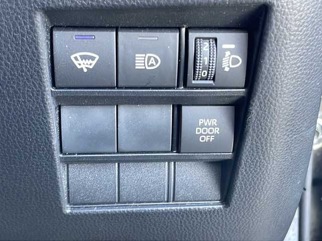 トヨタ ヴォクシー S－G 山梨県 2023(令5)年 4万km アティチュードブラックマイカ 純正メモリナビ/衝突軽減ブレーキ/CD/DVDデッキ/AMFMBTフルセグTV/バックカメラ/クルーズコントロール/両側パワースライドドア/純正LEDヘッドライト/ETC２．０/シートヒーター