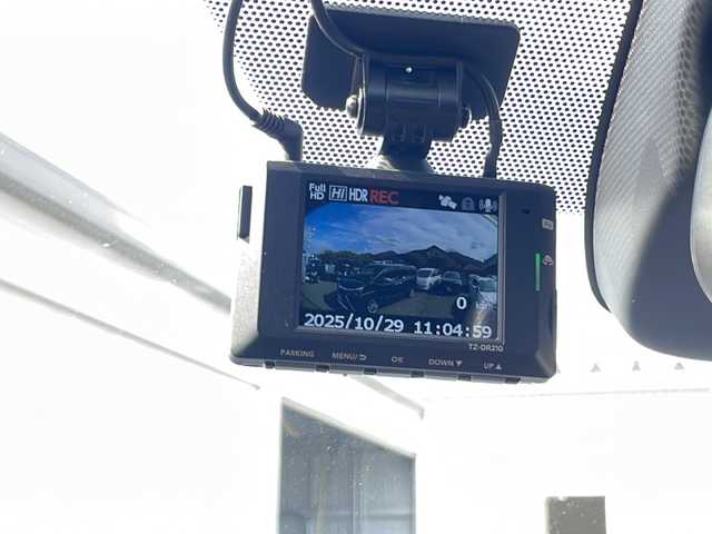 トヨタ ヴォクシー S－G 山梨県 2023(令5)年 4万km アティチュードブラックマイカ 純正メモリナビ/衝突軽減ブレーキ/CD/DVDデッキ/AMFMBTフルセグTV/バックカメラ/クルーズコントロール/両側パワースライドドア/純正LEDヘッドライト/ETC２．０/シートヒーター