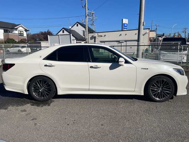 トヨタ クラウン ハイブリッド アスリートG 神奈川県 2016(平28)年 14.3万km ホワイトパールクリスタルシャイン 純正ナビ/LEDライト/クルーズコントロール（追従有）/フルセグTV/ETC/Bluetooth/サンルーフ/ステアリングリモコン/全部ドラレコ/シートメモリー機能/オートライト/ハイビーム/パワーシート（D/N席）/電動ステアリング調整/CD/DVD(Blu-ray再生可）/純正フロアマット/バイザー/バックカメラ/エアコンスイング機能/プッシュスタート/スマートキー