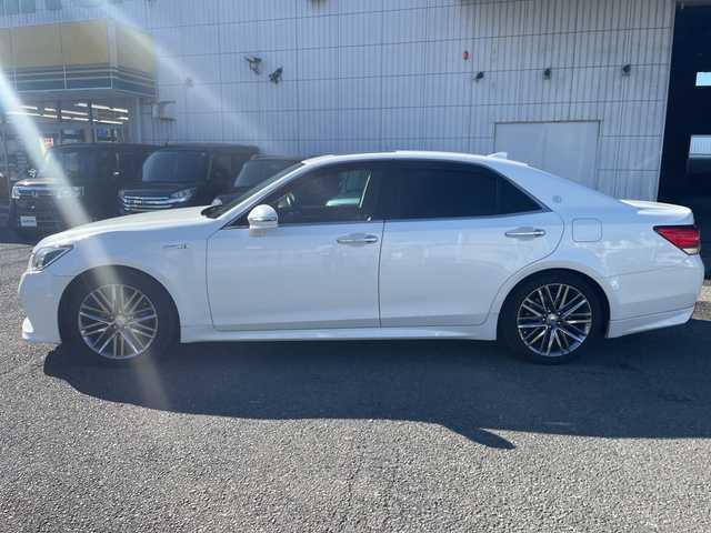 トヨタ クラウン ハイブリッド アスリートG 神奈川県 2016(平28)年 14.3万km ホワイトパールクリスタルシャイン 純正ナビ/LEDライト/クルーズコントロール（追従有）/フルセグTV/ETC/Bluetooth/サンルーフ/ステアリングリモコン/全部ドラレコ/シートメモリー機能/オートライト/ハイビーム/パワーシート（D/N席）/電動ステアリング調整/CD/DVD(Blu-ray再生可）/純正フロアマット/バイザー/バックカメラ/エアコンスイング機能/プッシュスタート/スマートキー