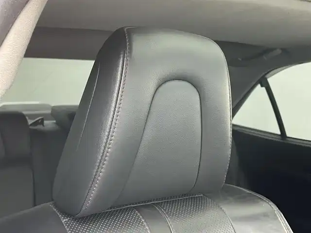 トヨタ クラウン ハイブリッド アスリートG 岡山県 2016(平28)年 14.3万km ホワイトパールクリスタルシャイン サンルーフ/純正ナビ/【Bluetooth/CD/DVD/フルセグTV】/黒合皮シート/前席シートヒーター/前席エアシート/前席パワーシート/シートメモリー機能/ステアリングヒーター/LEDヘッドライト/レーダークルーズコントロール/ビルトインETC/ブラインドスポットモニター/ステアリングリモコン/純正ドライブレコーダー（前）/オートライト/ハイビーム/電動ステアリング調整/純正フロアマット/バイザー/バックカメラ/エアコンスイング機能/プッシュスタート/スマートキー