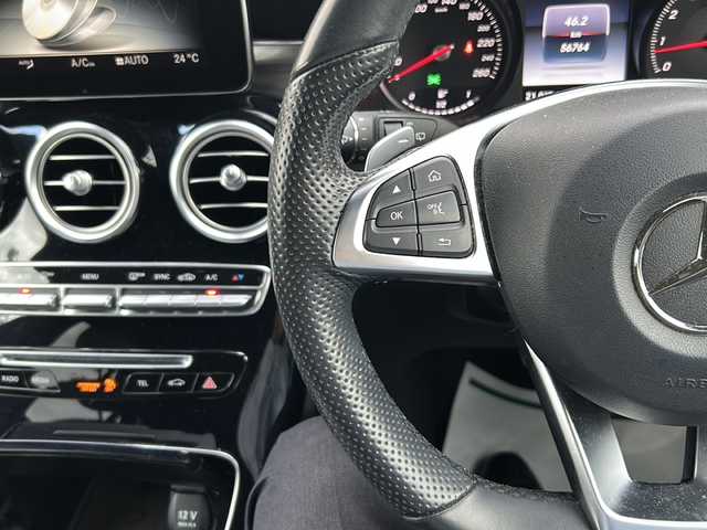 メルセデス・ベンツ ＧＬＣ２５０ 4マチック スポーツ 神奈川県 2016(平28)年 5.7万km イリジウムシルバー 純正ナビ(CD/DVD/USB/BT/フルセグTV)/全方位カメラ/レーダークルーズコントロール/パドルシフト/衝突被害軽減ブレーキ/レーンキープアシスト/横滑り防止装置/ステアリングアシスト/ブラインドスポットモニター/クリアランスソナー/ハーフレザーシート/D/N席パワーシート/D/N席シートヒーター/パワーバックドア/ルーフレール/純正フロアマット/スペアキー×1/保証書/取扱説明書