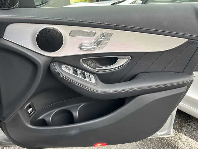 メルセデス・ベンツ ＧＬＣ２５０ 4マチック スポーツ 神奈川県 2016(平28)年 5.7万km イリジウムシルバー 純正ナビ(CD/DVD/USB/BT/フルセグTV)/全方位カメラ/レーダークルーズコントロール/パドルシフト/衝突被害軽減ブレーキ/レーンキープアシスト/横滑り防止装置/ステアリングアシスト/ブラインドスポットモニター/クリアランスソナー/ハーフレザーシート/D/N席パワーシート/D/N席シートヒーター/パワーバックドア/ルーフレール/純正フロアマット/スペアキー×1/保証書/取扱説明書