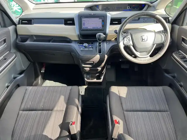 ホンダ フリード G 奈良県 2017(平29)年 2.8万km クリスタルブラックパール 純正ナビ　[VXM-174CSi]/バックカメラ　/地デジ　/Ｃパッケージ　/ビルトインＥＴＣ　/両側パワースライドドア　/純正１５インチＡＷ　/プッシュスタート　/ドアバイザー　/アイドリングストップ /コンフォートビューパッケージ