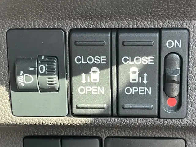 ホンダ フリード G 奈良県 2017(平29)年 2.8万km クリスタルブラックパール 純正ナビ　[VXM-174CSi]/バックカメラ　/地デジ　/Ｃパッケージ　/ビルトインＥＴＣ　/両側パワースライドドア　/純正１５インチＡＷ　/プッシュスタート　/ドアバイザー　/アイドリングストップ /コンフォートビューパッケージ