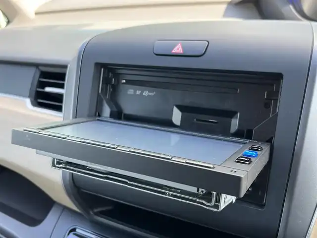 ホンダ フリード G 奈良県 2017(平29)年 2.8万km クリスタルブラックパール 純正ナビ　[VXM-174CSi]/バックカメラ　/地デジ　/Ｃパッケージ　/ビルトインＥＴＣ　/両側パワースライドドア　/純正１５インチＡＷ　/プッシュスタート　/ドアバイザー　/アイドリングストップ /コンフォートビューパッケージ