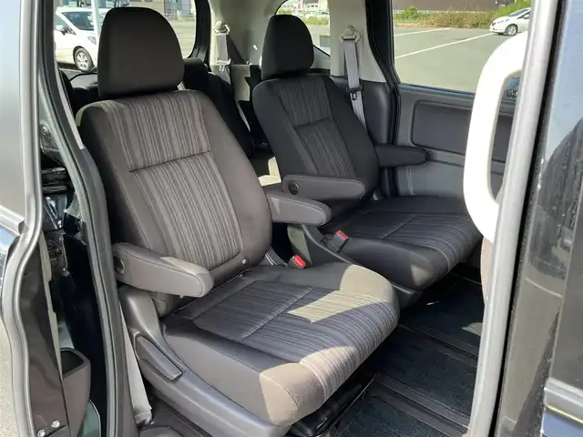 ホンダ フリード G 奈良県 2017(平29)年 2.8万km クリスタルブラックパール 純正ナビ　[VXM-174CSi]/バックカメラ　/地デジ　/Ｃパッケージ　/ビルトインＥＴＣ　/両側パワースライドドア　/純正１５インチＡＷ　/プッシュスタート　/ドアバイザー　/アイドリングストップ /コンフォートビューパッケージ