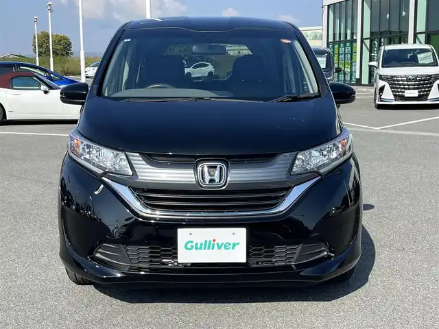 ホンダ フリード G 奈良県 2017(平29)年 2.8万km クリスタルブラックパール 純正ナビ　[VXM-174CSi]/バックカメラ　/地デジ　/Ｃパッケージ　/ビルトインＥＴＣ　/両側パワースライドドア　/純正１５インチＡＷ　/プッシュスタート　/ドアバイザー　/アイドリングストップ /コンフォートビューパッケージ