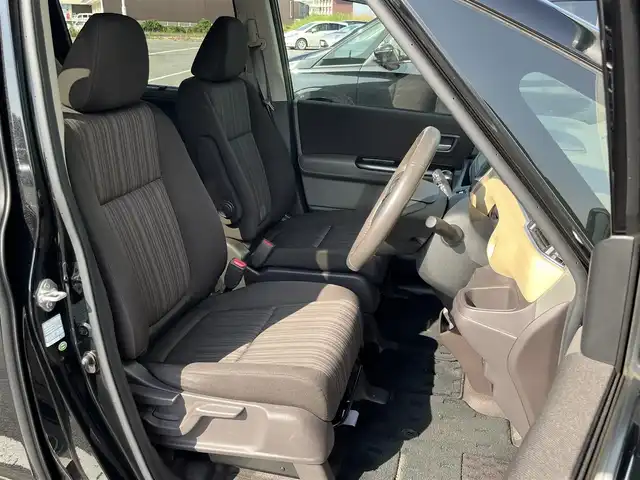 ホンダ フリード G 奈良県 2017(平29)年 2.8万km クリスタルブラックパール 純正ナビ　[VXM-174CSi]/バックカメラ　/地デジ　/Ｃパッケージ　/ビルトインＥＴＣ　/両側パワースライドドア　/純正１５インチＡＷ　/プッシュスタート　/ドアバイザー　/アイドリングストップ /コンフォートビューパッケージ