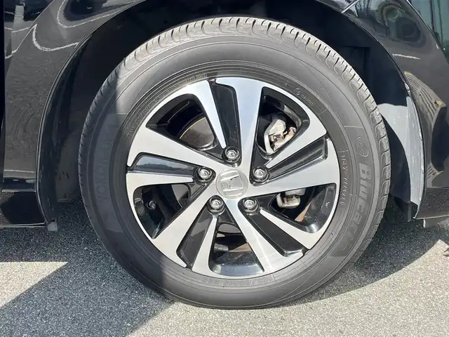 ホンダ フリード G 奈良県 2017(平29)年 2.8万km クリスタルブラックパール 純正ナビ　[VXM-174CSi]/バックカメラ　/地デジ　/Ｃパッケージ　/ビルトインＥＴＣ　/両側パワースライドドア　/純正１５インチＡＷ　/プッシュスタート　/ドアバイザー　/アイドリングストップ /コンフォートビューパッケージ