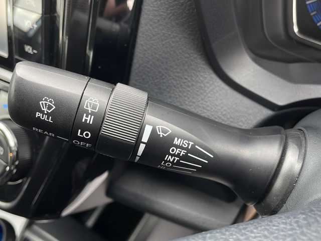 トヨタ カローラ アクシオ ハイブリッドG 岩手県 2015(平27)年 3.9万km ブルーM 純正SDナビ/AM/FM/CD/DVD/Bluetooth/フルセグTV/バックカメラ/ビルトインETC/前後ドライブレコーダー/衝突被害軽減ブレーキ/レーンキープアシスト/横滑り防止装置/シートヒーター/オートライト/オートハイビーム/LEDヘッドライト/スマートキー/プッシュスタート/電動格納ミラー/純正15インチAW/社外スタッドレス付タイヤ車載/純正フロアマット/ドアバイザー/nanoe/保証書/取扱説明書