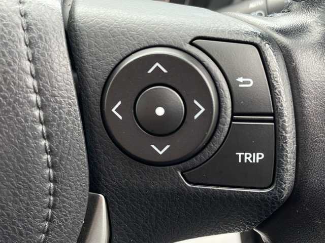 トヨタ カローラ アクシオ ハイブリッドG 岩手県 2015(平27)年 3.9万km ブルーM 純正SDナビ/AM/FM/CD/DVD/Bluetooth/フルセグTV/バックカメラ/ビルトインETC/前後ドライブレコーダー/衝突被害軽減ブレーキ/レーンキープアシスト/横滑り防止装置/シートヒーター/オートライト/オートハイビーム/LEDヘッドライト/スマートキー/プッシュスタート/電動格納ミラー/純正15インチAW/社外スタッドレス付タイヤ車載/純正フロアマット/ドアバイザー/nanoe/保証書/取扱説明書