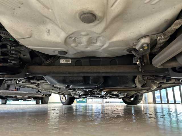トヨタ ラクティス 東京都 2014(平26)年 12.4万km ホワイトパールクリスタルシャイン 純正ディーラーナビ(NSCP-W62)/(FM/AM/BT/ワンセグTV)/バックカメラ/電動格納ミラー/ドアバイザー/純正フロアマット/横滑り防止/ETC/革巻きステアリング/クルーズコントロール/オートライト/フォグランプ/HID/プライバシーガラス/前方ドライブレコーダー/ISOFIX