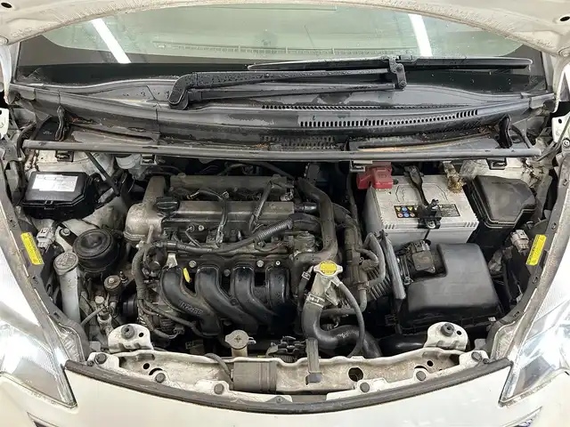 トヨタ ラクティス 東京都 2014(平26)年 12.4万km ホワイトパールクリスタルシャイン 純正ディーラーナビ(NSCP-W62)/(FM/AM/BT/ワンセグTV)/バックカメラ/電動格納ミラー/ドアバイザー/純正フロアマット/横滑り防止/ETC/革巻きステアリング/クルーズコントロール/オートライト/フォグランプ/HID/プライバシーガラス/前方ドライブレコーダー/ISOFIX