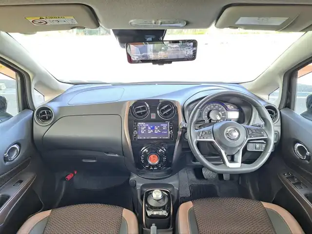 日産 ノート e－パワー メダリスト 大阪府 2018(平30)年 3.8万km スーパーブラック /禁煙ワンオーナー//衝突軽減ブレーキ//レーンキープアシスト//追従クルーズコントロール//純正SDナビ【MM318D-W】/・フルTV/DVD/Bluetooth/SD/AUX//バックカメラ・全方位カメラ//ナビ連動ドラレコ【DJ4-D】//デジタルインナーミラー//ETC//コーナーセンサー//ハーフレザーシート//プッシュスタート//スマートキー//純正１５AW