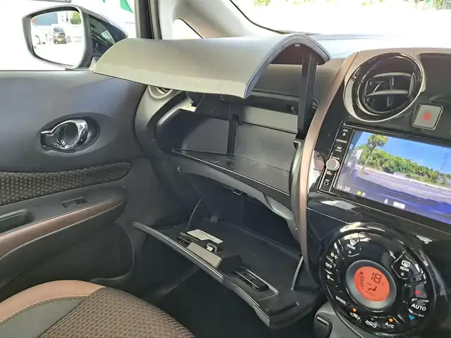 日産 ノート e－パワー メダリスト 大阪府 2018(平30)年 3.8万km スーパーブラック /禁煙ワンオーナー//衝突軽減ブレーキ//レーンキープアシスト//追従クルーズコントロール//純正SDナビ【MM318D-W】/・フルTV/DVD/Bluetooth/SD/AUX//バックカメラ・全方位カメラ//ナビ連動ドラレコ【DJ4-D】//デジタルインナーミラー//ETC//コーナーセンサー//ハーフレザーシート//プッシュスタート//スマートキー//純正１５AW