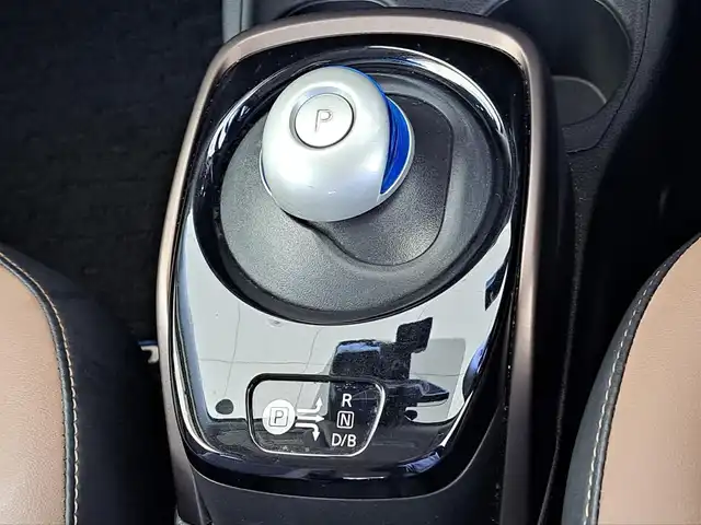 日産 ノート e－パワー メダリスト 大阪府 2018(平30)年 3.8万km スーパーブラック /禁煙ワンオーナー//衝突軽減ブレーキ//レーンキープアシスト//追従クルーズコントロール//純正SDナビ【MM318D-W】/・フルTV/DVD/Bluetooth/SD/AUX//バックカメラ・全方位カメラ//ナビ連動ドラレコ【DJ4-D】//デジタルインナーミラー//ETC//コーナーセンサー//ハーフレザーシート//プッシュスタート//スマートキー//純正１５AW
