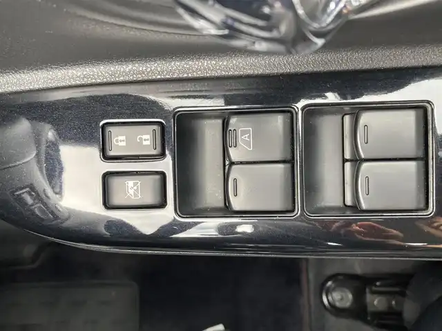 日産 マーチ ニスモS 静岡県 2018(平30)年 9.8万km ブリリアントホワイトパール (株)IDOMが運営する【じしゃロン焼津店】の自社ローン専用車両になります。こちらは現金またはオートローンご利用時の価格です。自社ローンご希望の方は別途その旨お申付け下さい /純正ＳＤナビ/（フルセグＴＶ/Ｂｌｕｅｔｏｏｔｈ接続/ＣＤ/ＤＶＤ/ミュージックサーバー）/ＥＴＣ/プッシュスタート＆スマートキー/ＨＩＤヘッドライト/オートライト/ローダウン/ダンロップ　ディレッツァZIII(25年製造)/クスコ　フロントタワーバー/クスコ　リアピラーバー