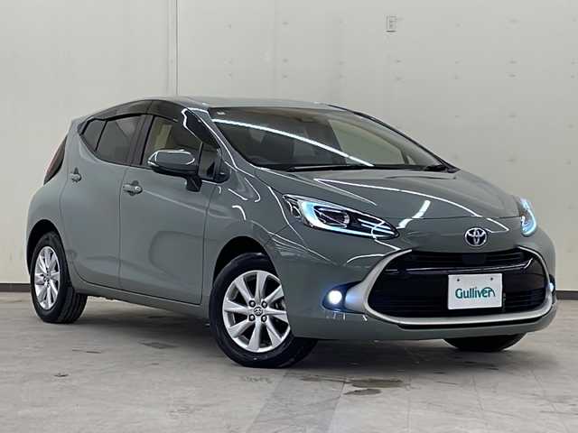 トヨタ アクア Z 道央・札幌 2022(令4)年 2.8万km アーバンカーキ /4WD//純正ナビ/（Bluetooth/ラジオ）//寒冷地仕様//衝突被害軽減システム//ETC//クルーズコントロール//社外ドライブレコーダー（前方、後方）//純正エンジンスターター//ステアリングスイッチ//社外AW冬タイヤ積込み//オートライト//オートハイビーム//フォグライト//オートエアコン//AC100V//電動格納ミラー