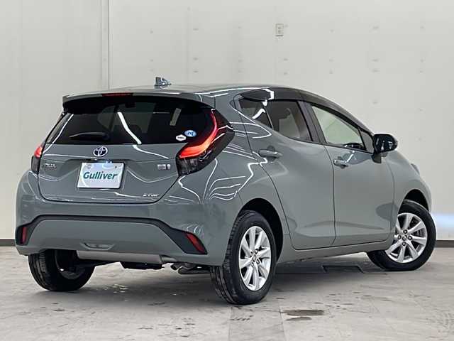 トヨタ アクア Z 道央・札幌 2022(令4)年 2.8万km アーバンカーキ /4WD//純正ナビ/（Bluetooth/ラジオ）//寒冷地仕様//衝突被害軽減システム//ETC//クルーズコントロール//社外ドライブレコーダー（前方、後方）//純正エンジンスターター//ステアリングスイッチ//社外AW冬タイヤ積込み//オートライト//オートハイビーム//フォグライト//オートエアコン//AC100V//電動格納ミラー