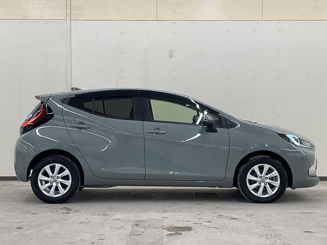 トヨタ アクア Z 道央・札幌 2022(令4)年 2.8万km アーバンカーキ /4WD//純正ナビ/（Bluetooth/ラジオ）//寒冷地仕様//衝突被害軽減システム//ETC//クルーズコントロール//社外ドライブレコーダー（前方、後方）//純正エンジンスターター//ステアリングスイッチ//社外AW冬タイヤ積込み//オートライト//オートハイビーム//フォグライト//オートエアコン//AC100V//電動格納ミラー